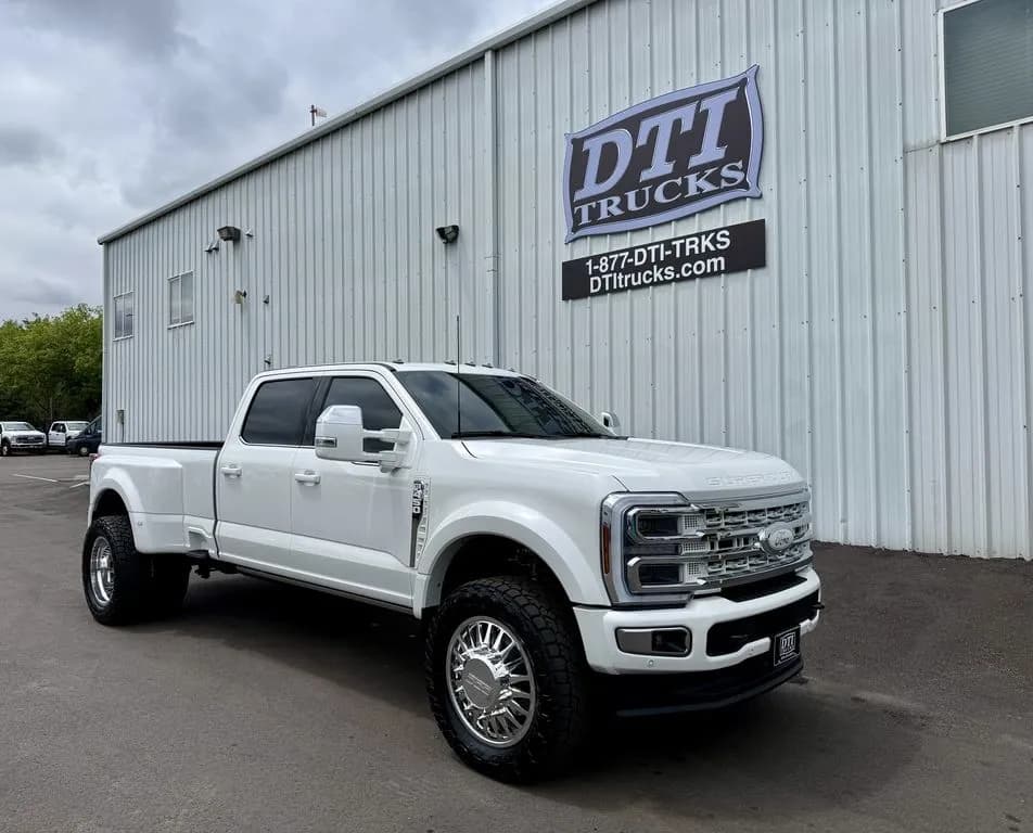2026 Ford F-450 Platinum Plus Crew Cab Pickup Diesel