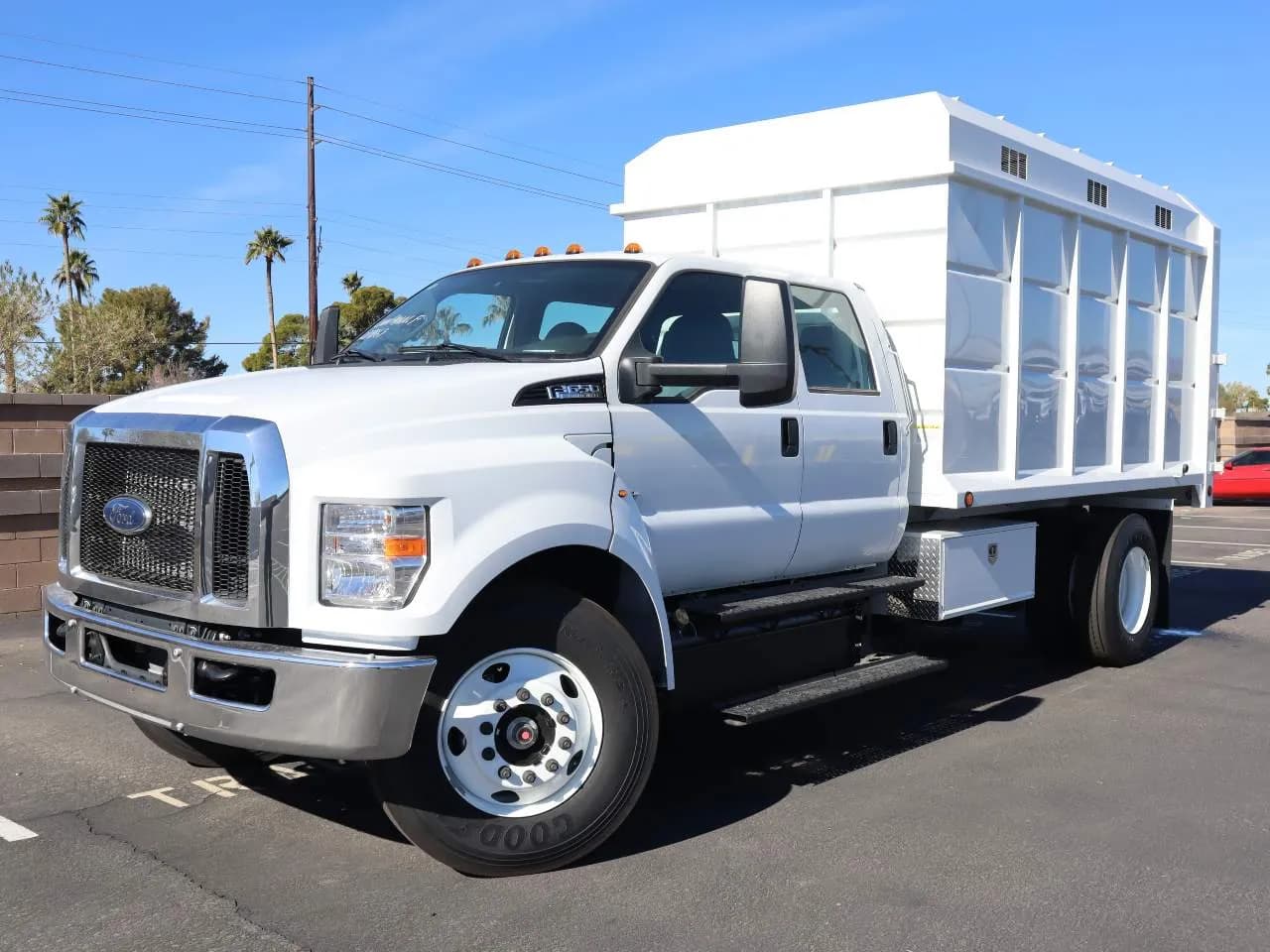 2024 Ford F-650 Super Duty Crew Cab - Chipper Trailers / Chipper Trucks