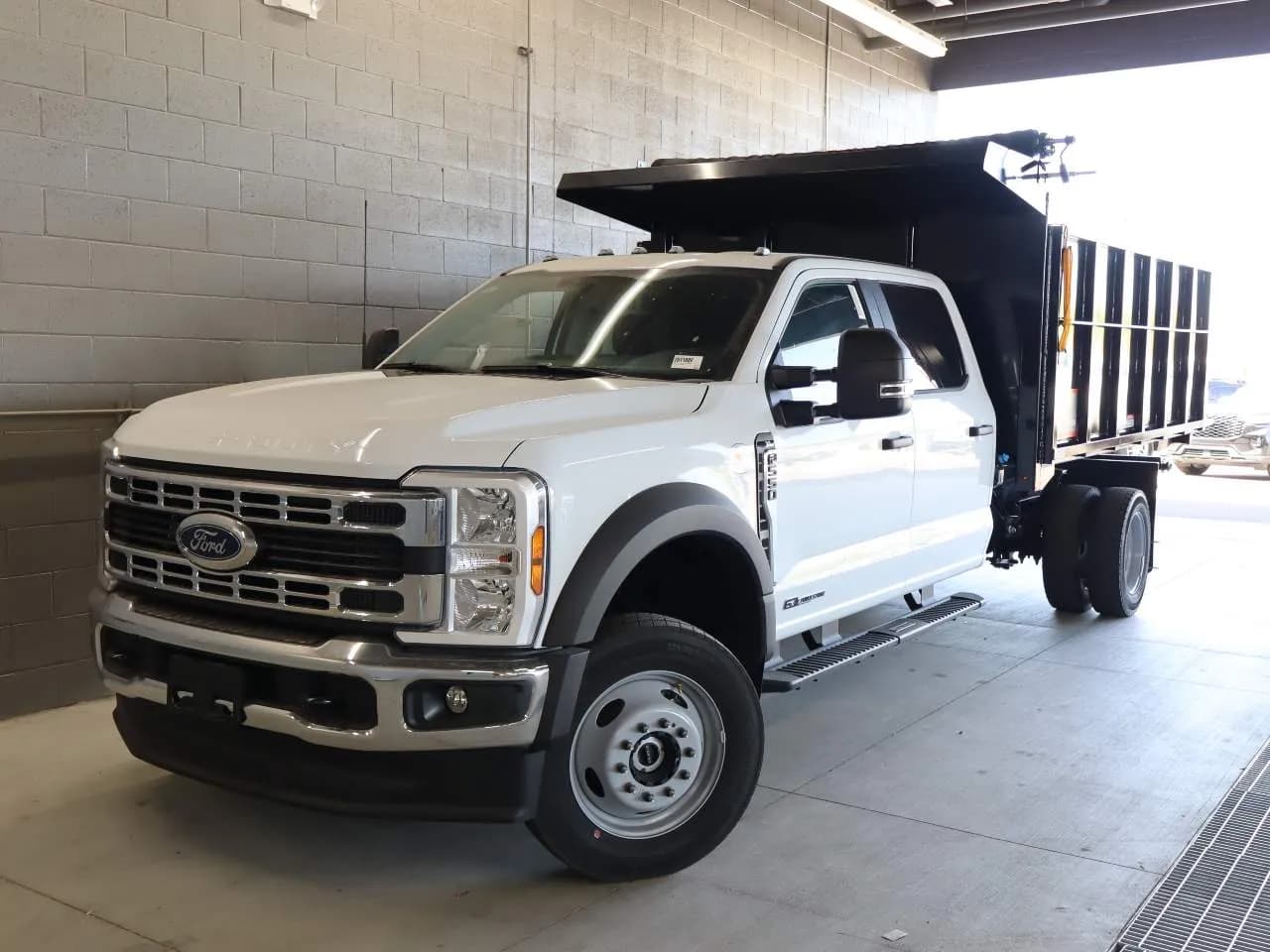 2026 Ford F-550 Super Duty Crew Cab - Dump