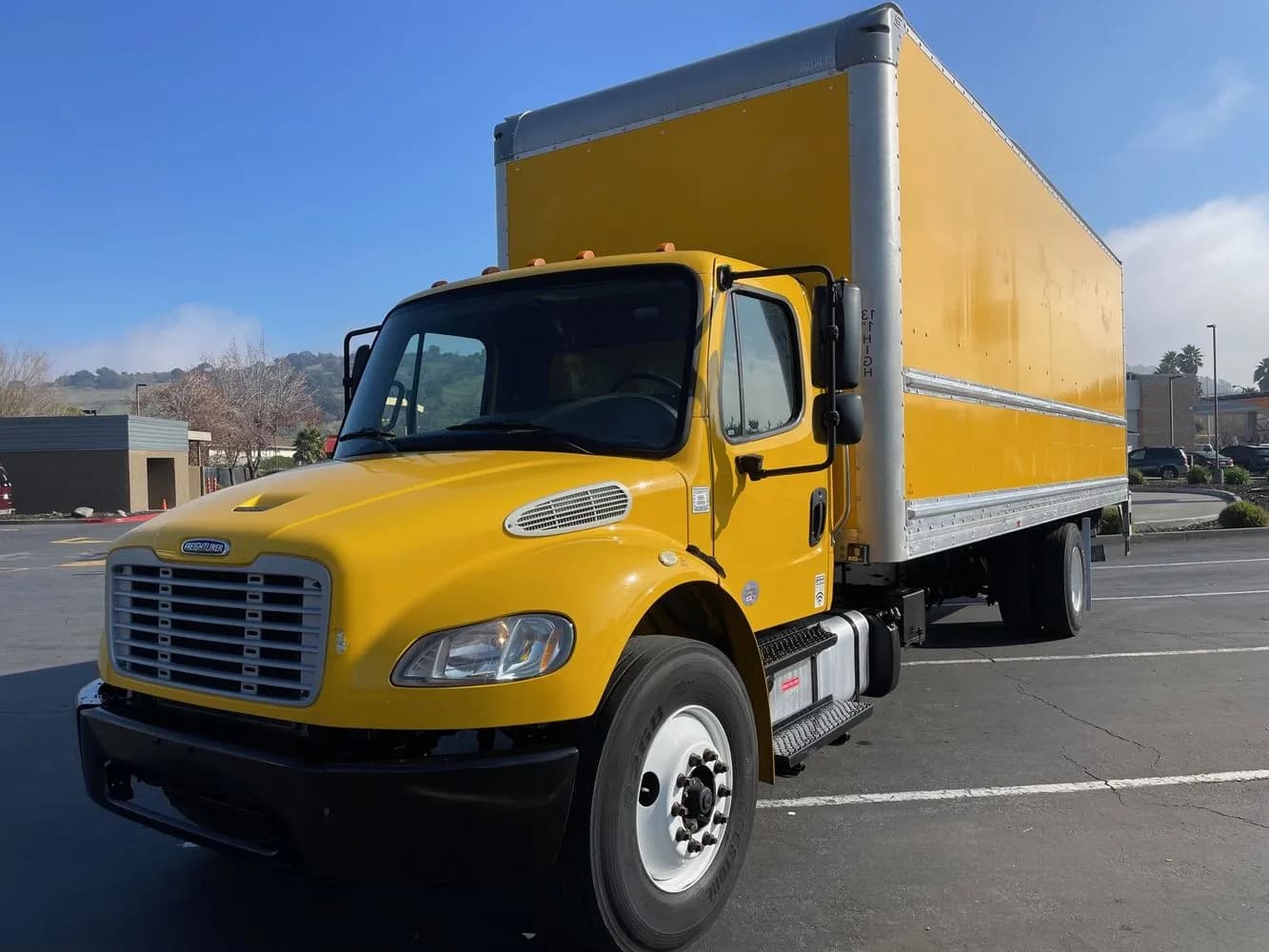 2019 Freightliner M2 106 - Box