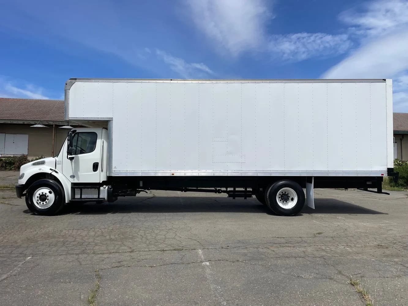 2019 Freightliner M2 106