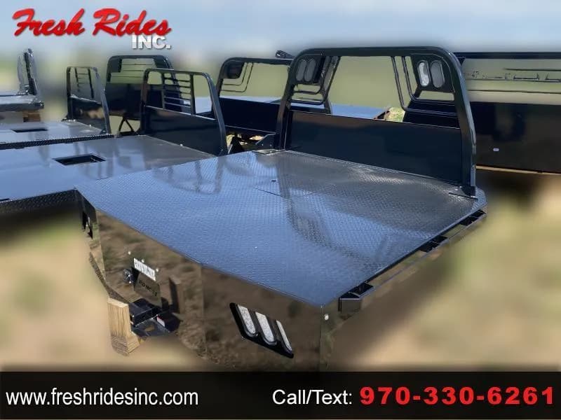 2025 Crownline Rub Rail Flat Bed