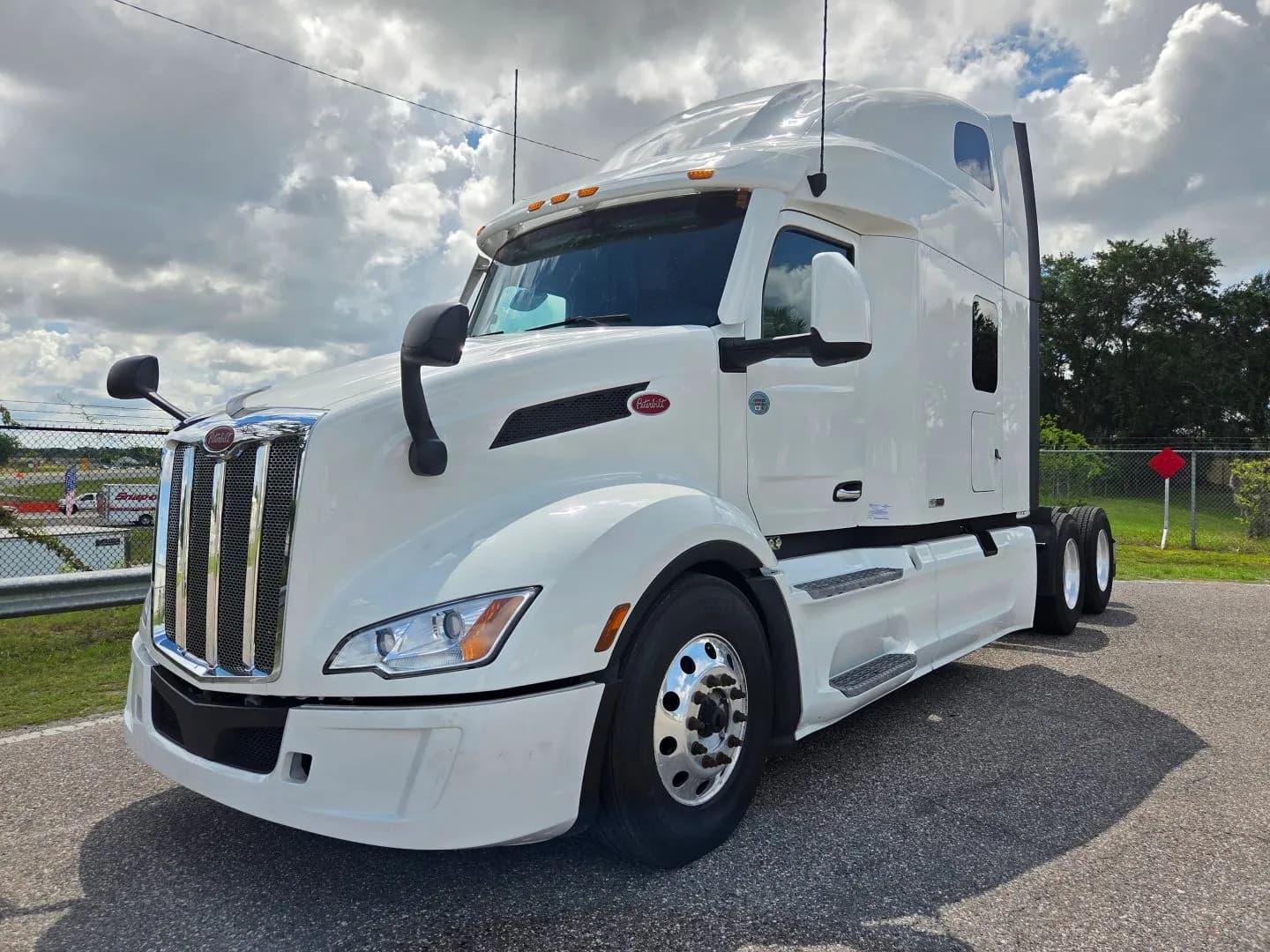 2024 Peterbilt 579 123" - Sleeper