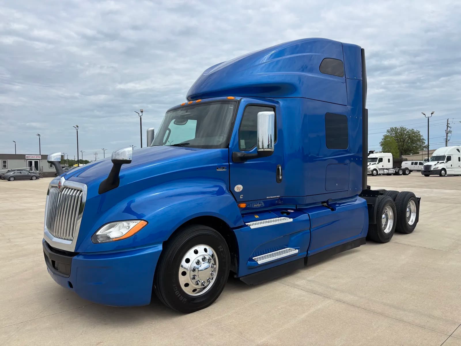 2021 International LT