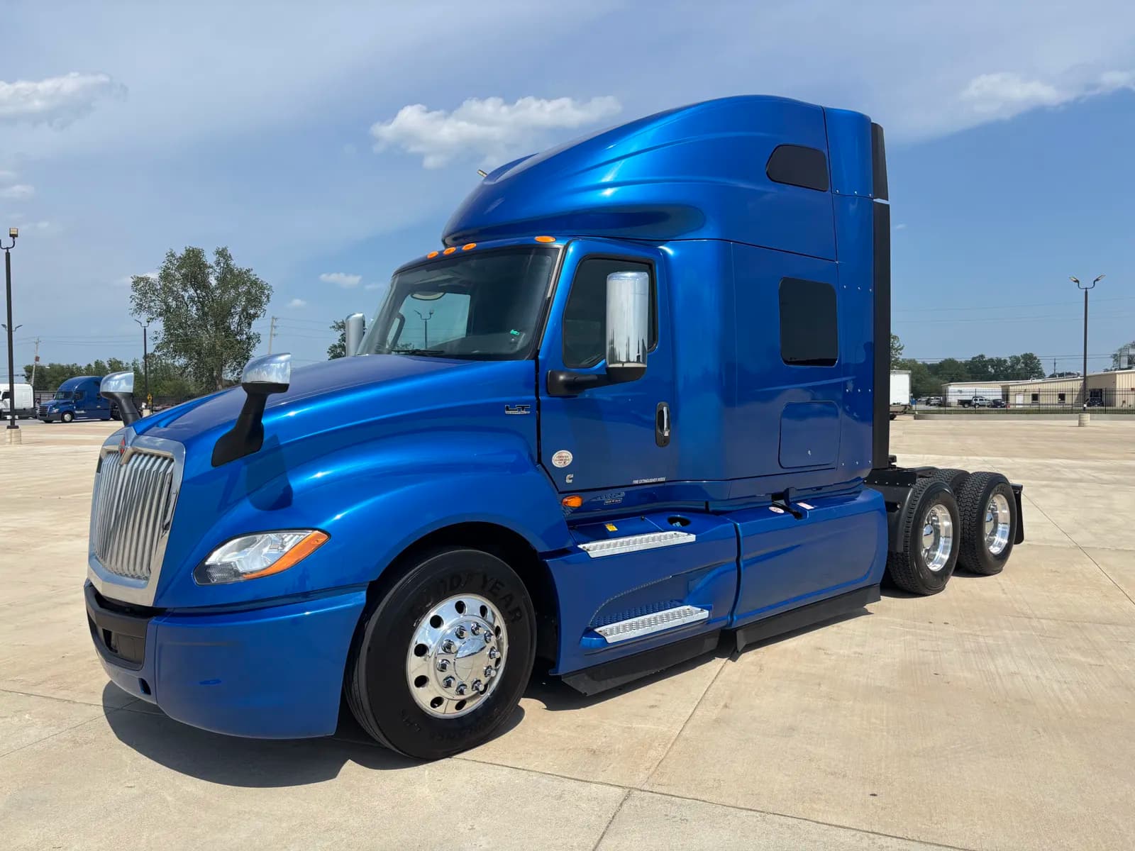 2021 International LT