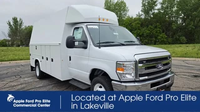 2027 Ford E-450