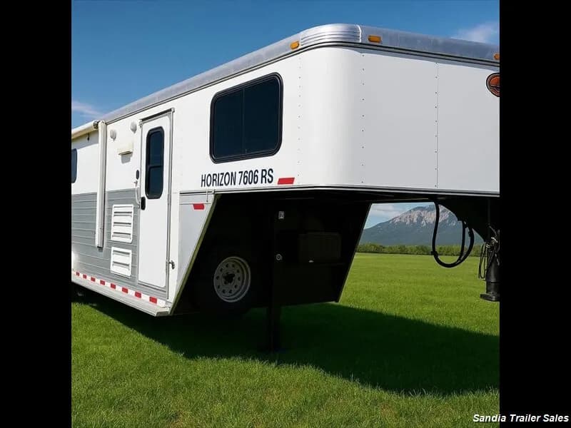 2013 Sundowner 7608RS - Sleeper