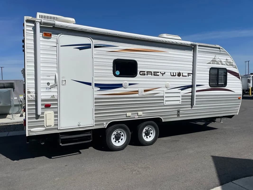 2012 Cherokee Gray Wolf 19R