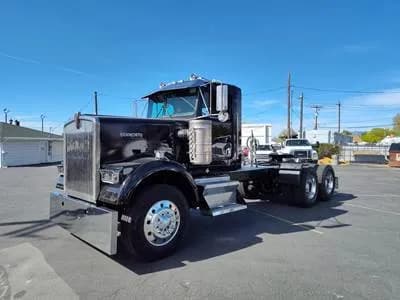 1995 Kenworth W900 Pre-E CAT 3406 14.6L Eaton 18-Spd 425 H.P Air-ride 63,867 Low Miles! - Day Cab