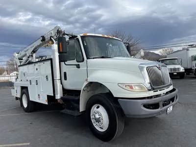 2018 International DURASTAR 4300 Mechanic 10,000 pd Crane Cummins ISB 6.7 L Allison Auto 325 H.P