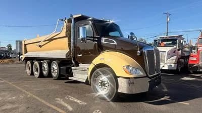 2019 Kenworth T680 Quad Axle - Dump