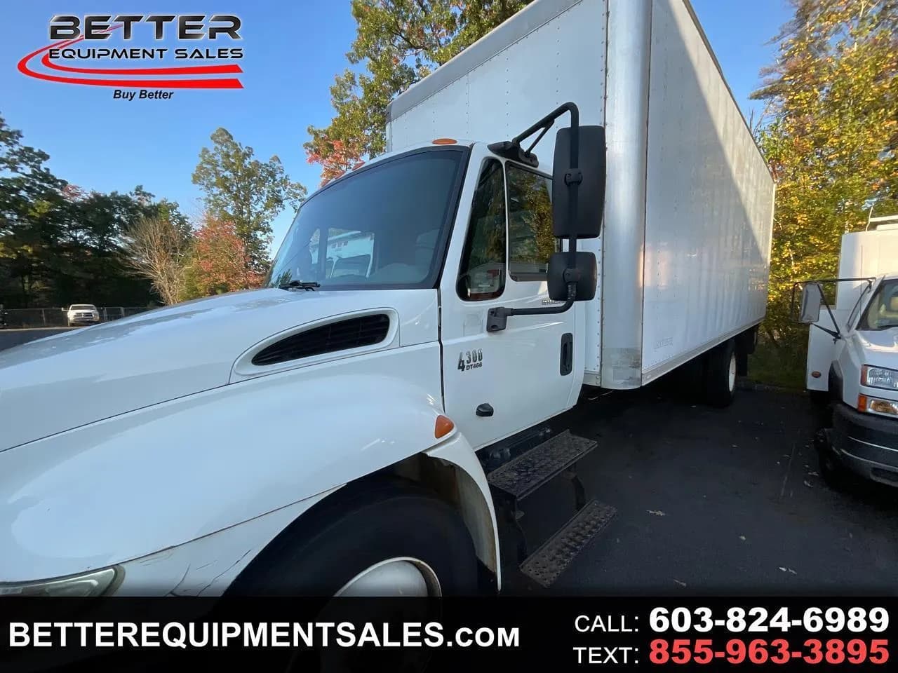 2005 International 4300 24' - Box