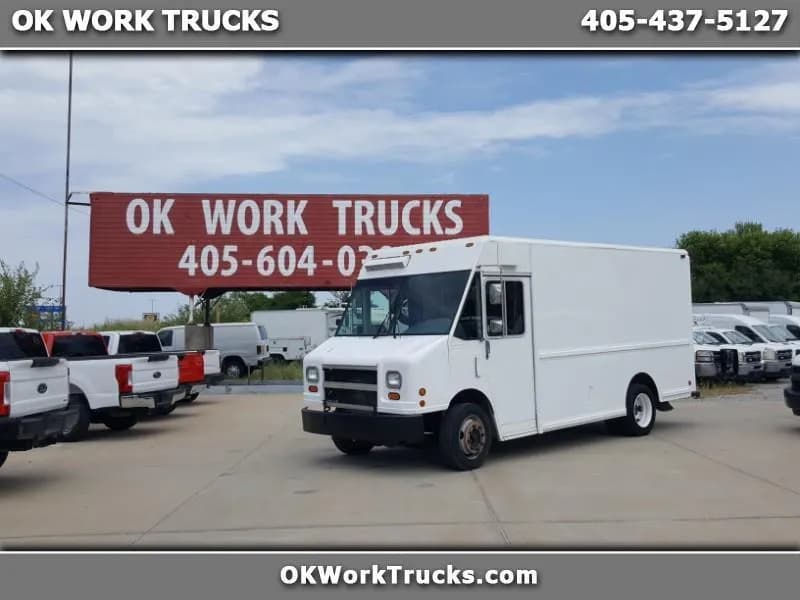 2000 Freightliner MT45 Chassis