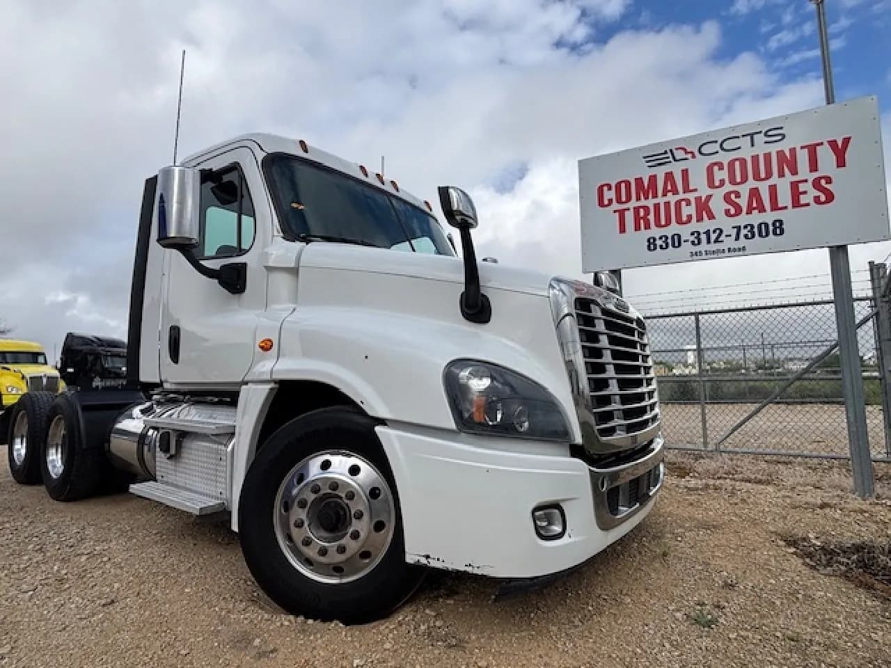 2019 Freightliner Cascadia - Day Cab