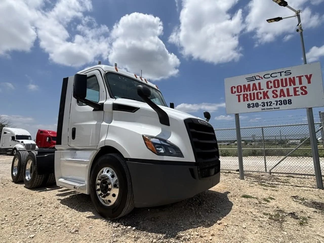 2019 Freightliner Cascadia - Day Cab