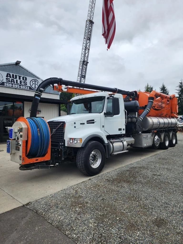 2011 Volvo VHD