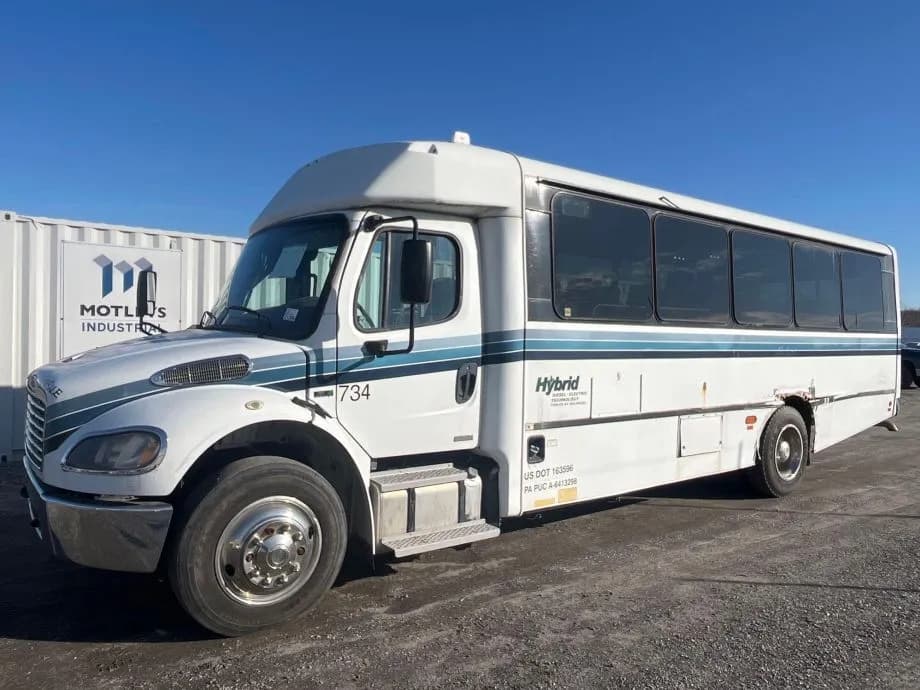 2011 Freightliner M2 106