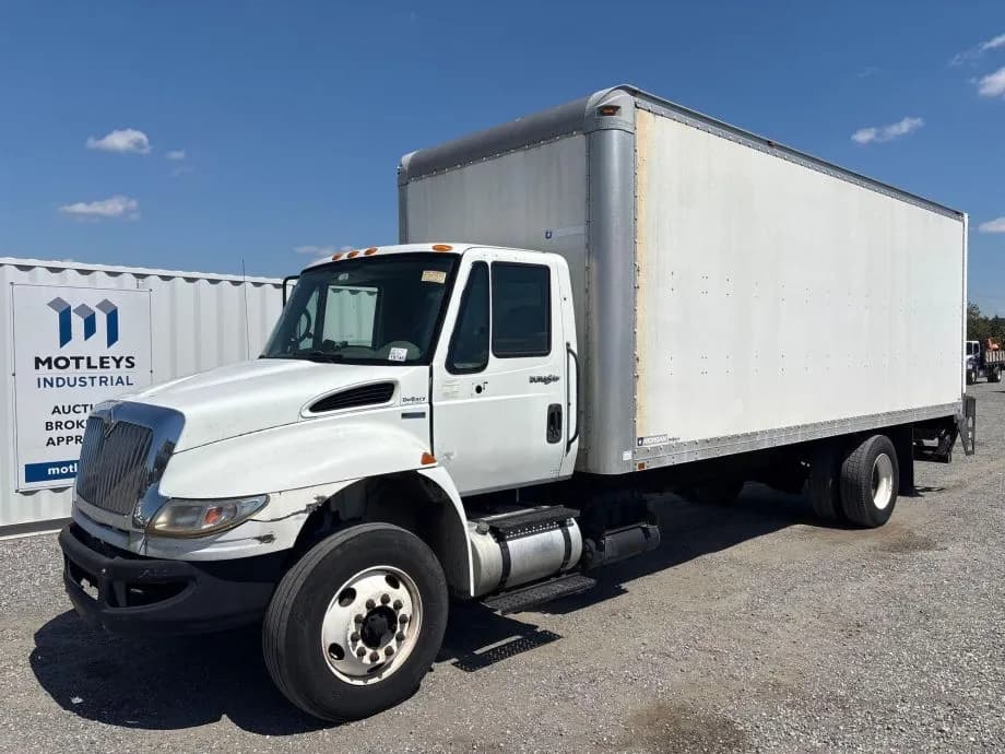 2011 International Durastar 4400 26’ S/A