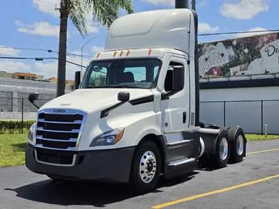 2021 Freightliner Cascadia - Sleeper