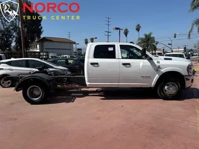 2022 Ram 3500 Tradesman Cab & Chassis - Chassis