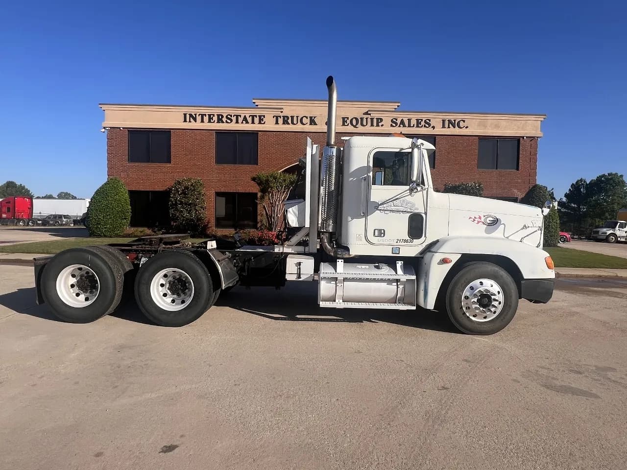 2000 Freightliner T/A - Day Cab