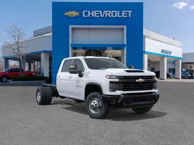 2025 Chevrolet Silverado 3500 Crew Cab - Chassis