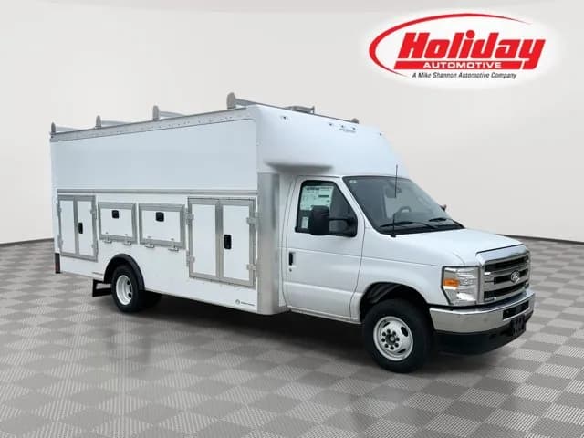 2027 Ford E-450