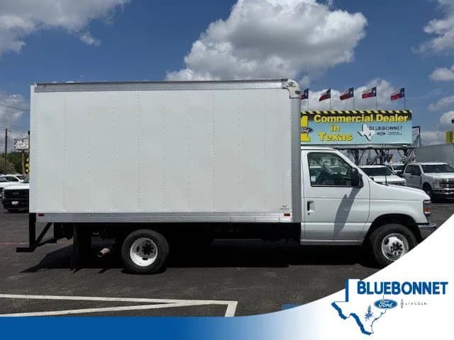 2027 Ford E-350