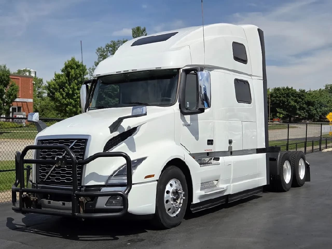 2024 Volvo VNL64T860 * - Sleeper