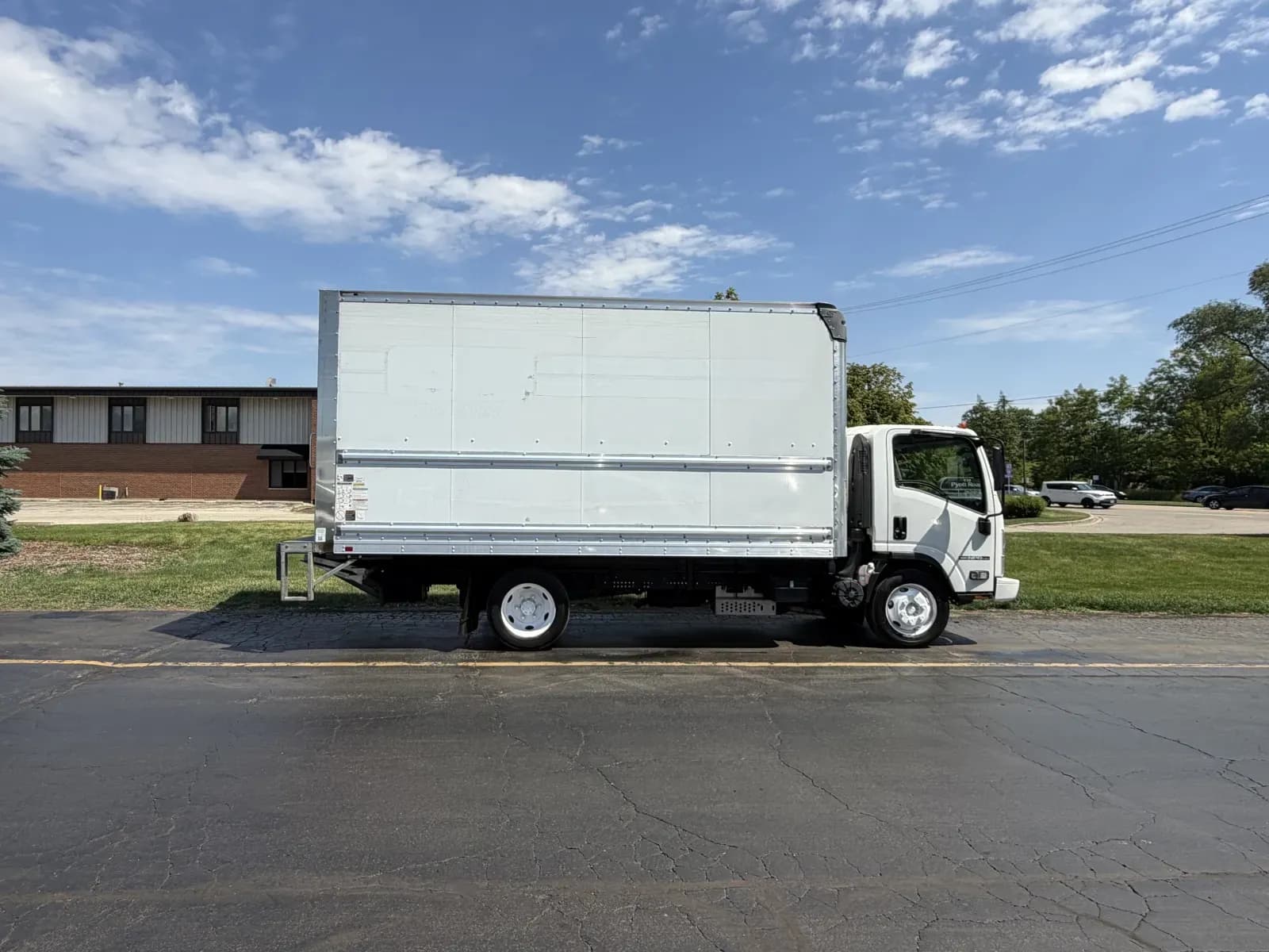 2019 Isuzu NPR - Box