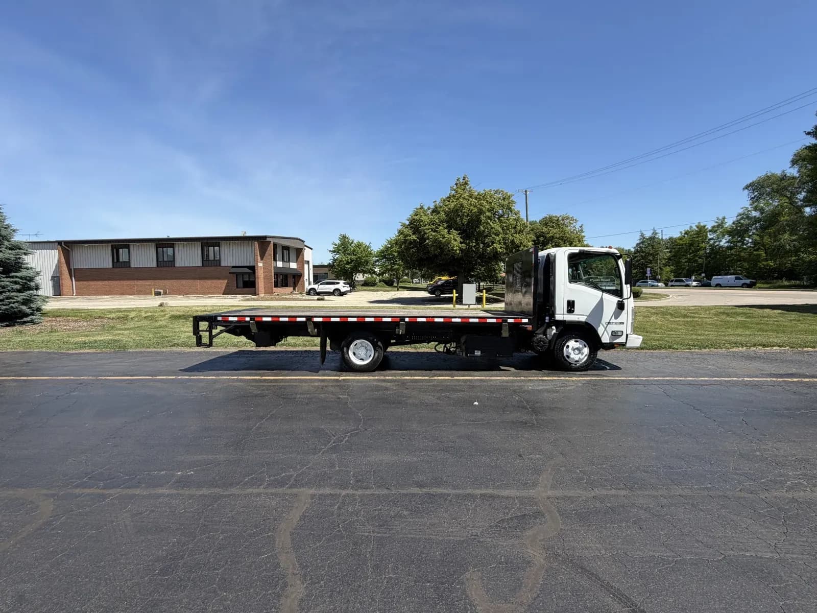 2020 Isuzu NPR HD - Flatbed