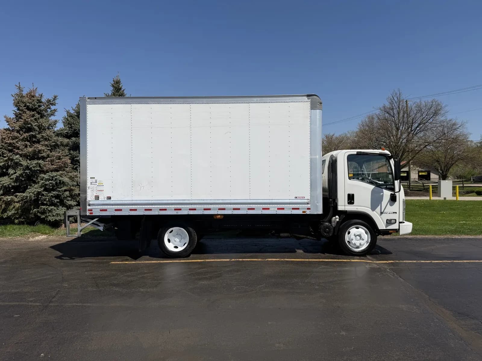 2020 Isuzu NPR - Box