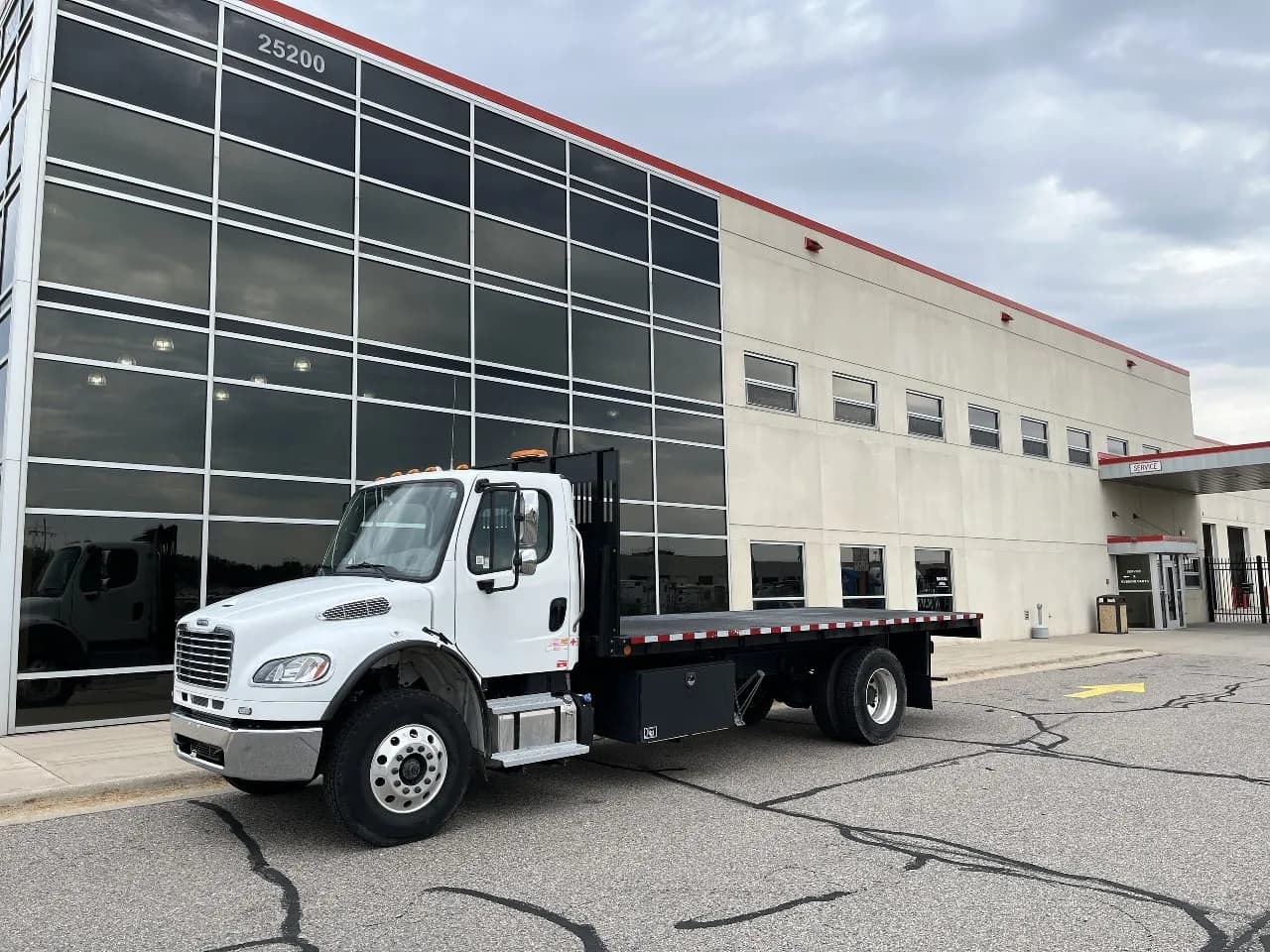 2024 Freightliner M2