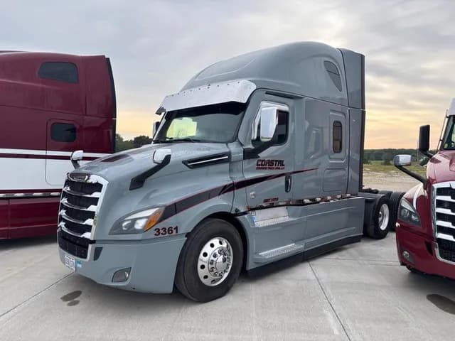2023 Freightliner Cascadia - Sleeper