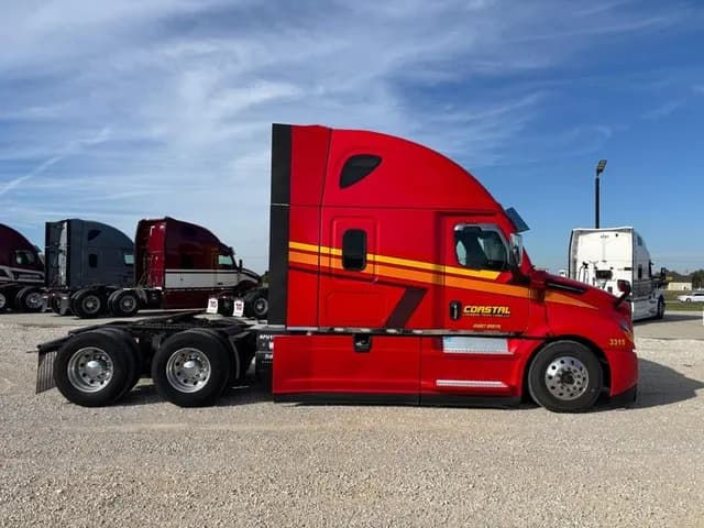 2023 Freightliner Cascadia - Sleeper