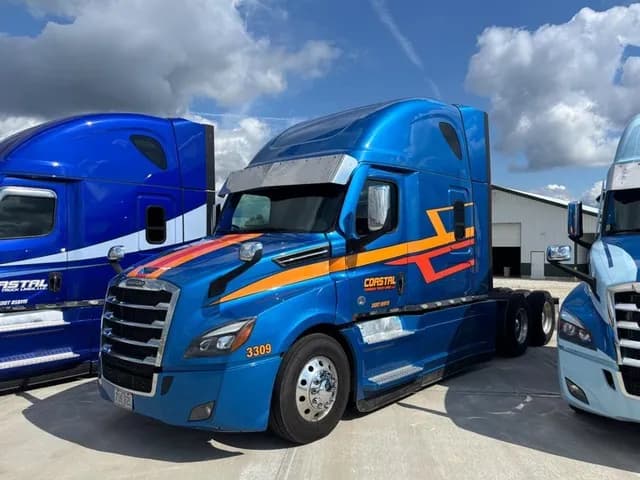 2023 Freightliner Cascadia - Sleeper