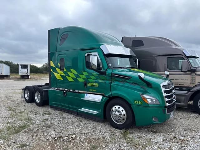 2023 Freightliner Cascadia - Sleeper