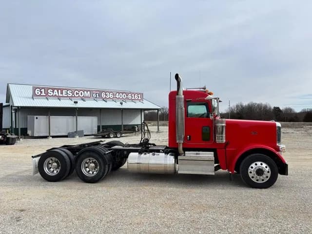 2022 Peterbilt 389 DAY CAB - Day Cab