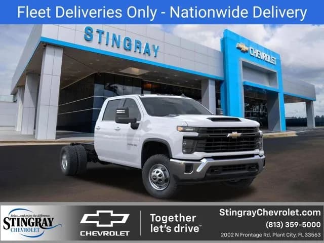 2025 Chevrolet Silverado 3500 Crew Cab - Flatbed