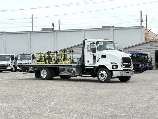 2024 Mack MD642
