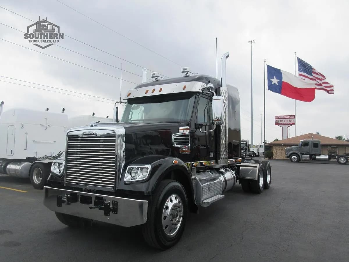 2023 Freightliner Coronado