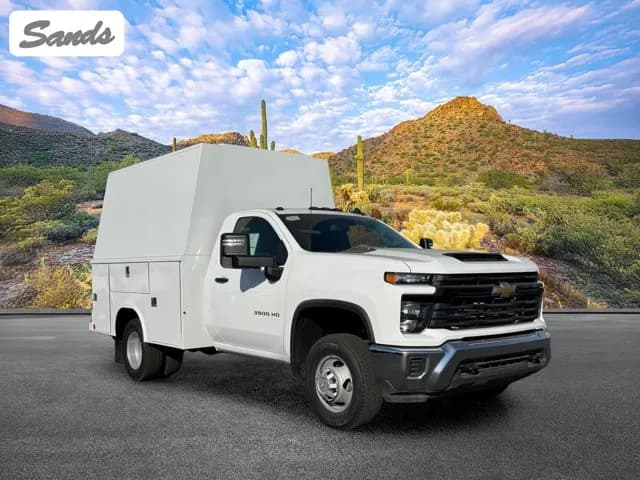 2025 Chevrolet Silverado 3500 - Service