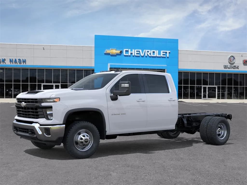 2025 Chevrolet Silverado 3500 Crew Cab - Chassis