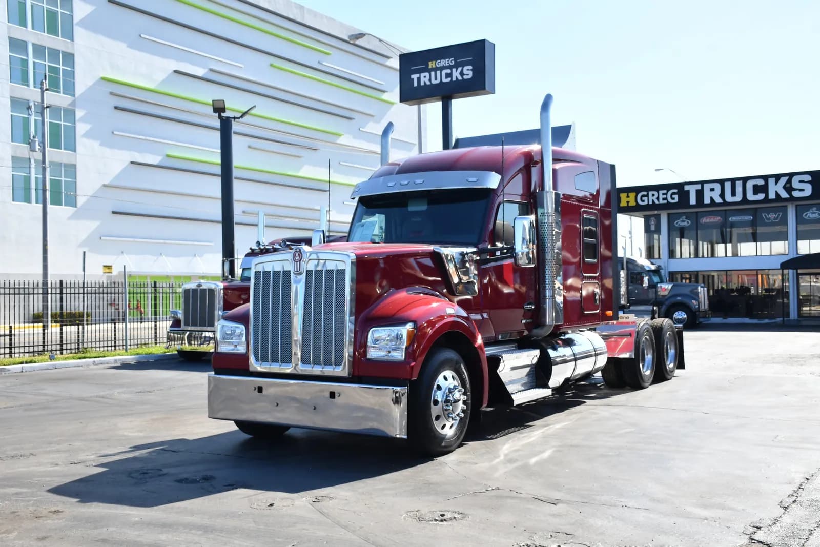 2023 Kenworth W990