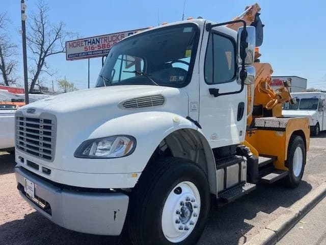 2015 Freightliner M2 106