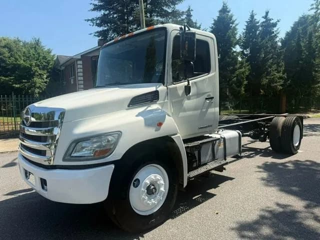 2012 Hino 338 CAB N