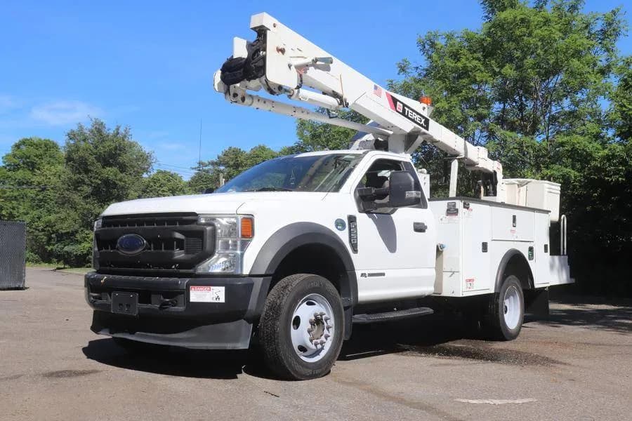 2020 Terex LT40 Mounted on a 2020 Ford F-550 S-46674 ($89,900) - Pickup