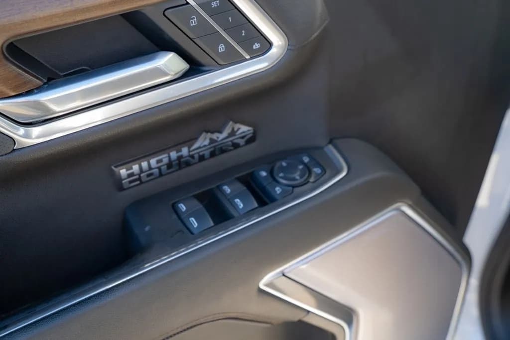 2025 Chevrolet Silverado 1500 High Country - Pickup
