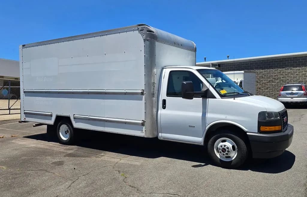 2021 GMC Savana 3500 - Box