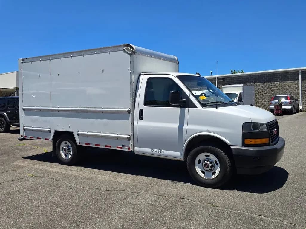 2021 GMC Savana 3500 - Box
